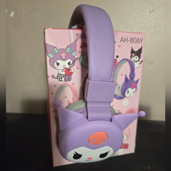 Sanrio Kuromi Wireless Headphones - Picture 7 of 8